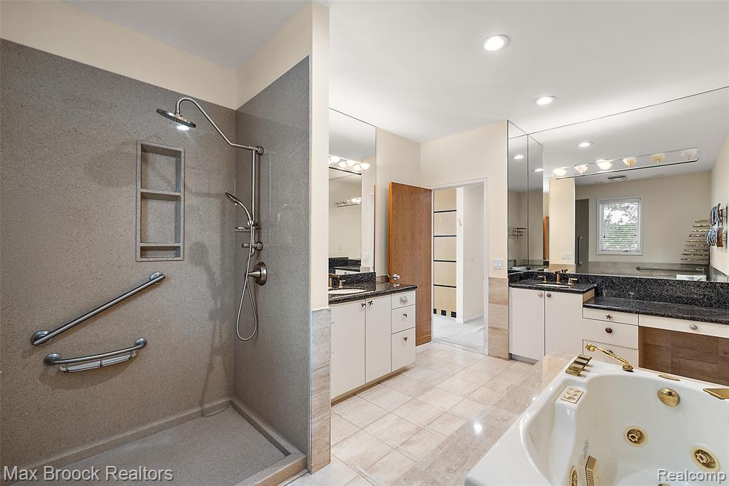 2797 Orchard Place, Orchard Lake Village, MI 48324 — Photo 16