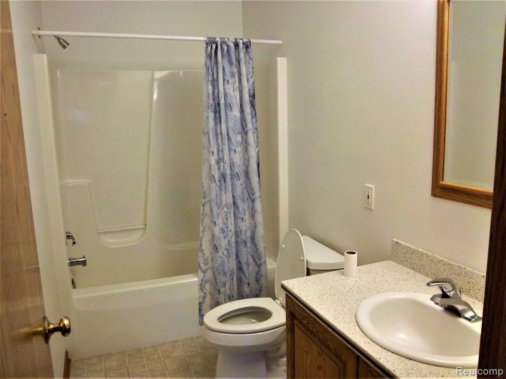 5868 S LOVEJOY Road, Perry, MI 48872 — Photo 17