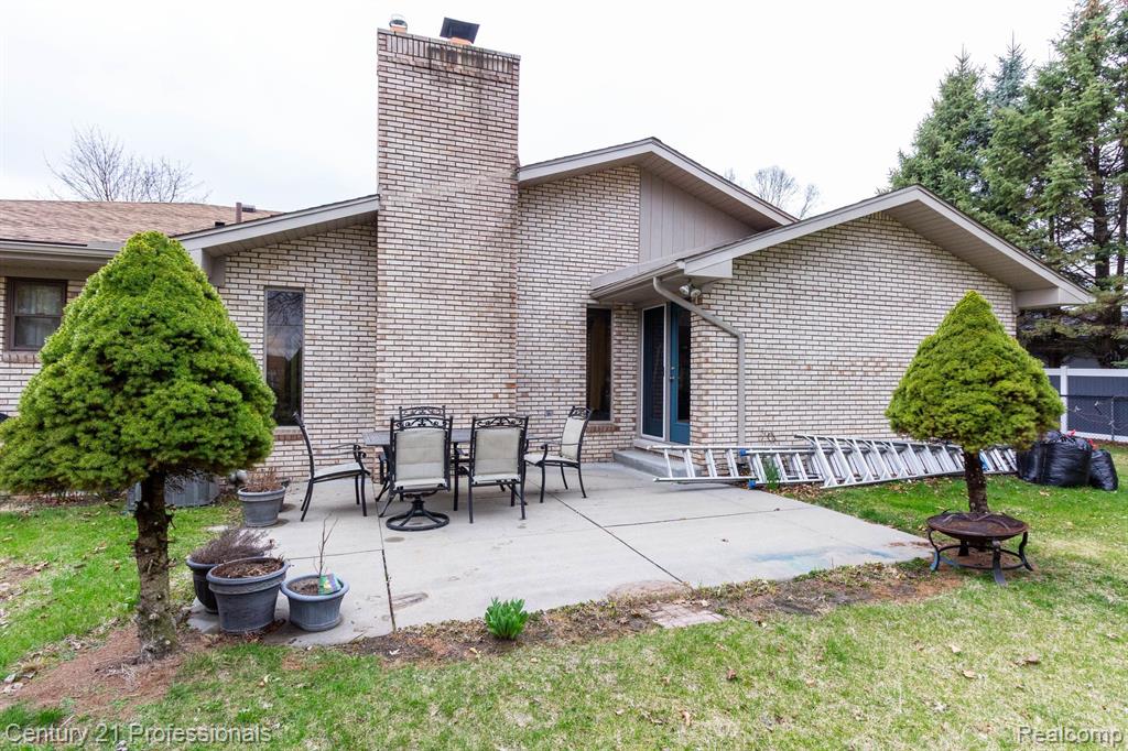 46498 HOUGHTON Drive, Shelby, MI 48315 — Photo 51