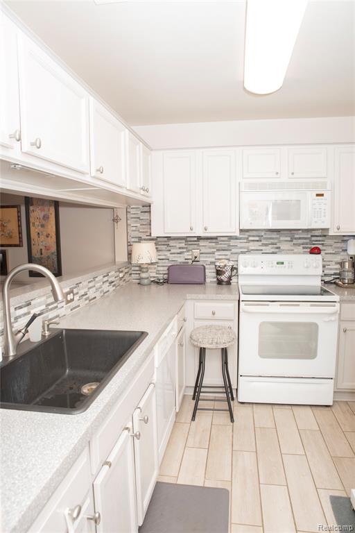 22073 Fairlane Boulevard, Woodhaven, MI 48183 — Photo 8