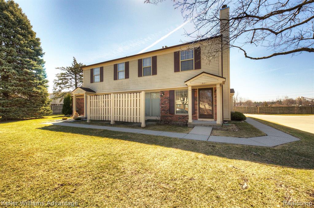 1612 WIMBLEDON Drive, Walled Lake, MI 48390 — Photo 34