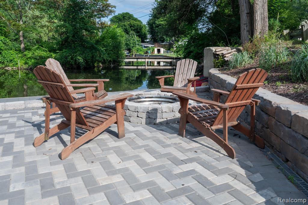 375 Lamothe Drive, Waterford, MI 48327 — Photo 24