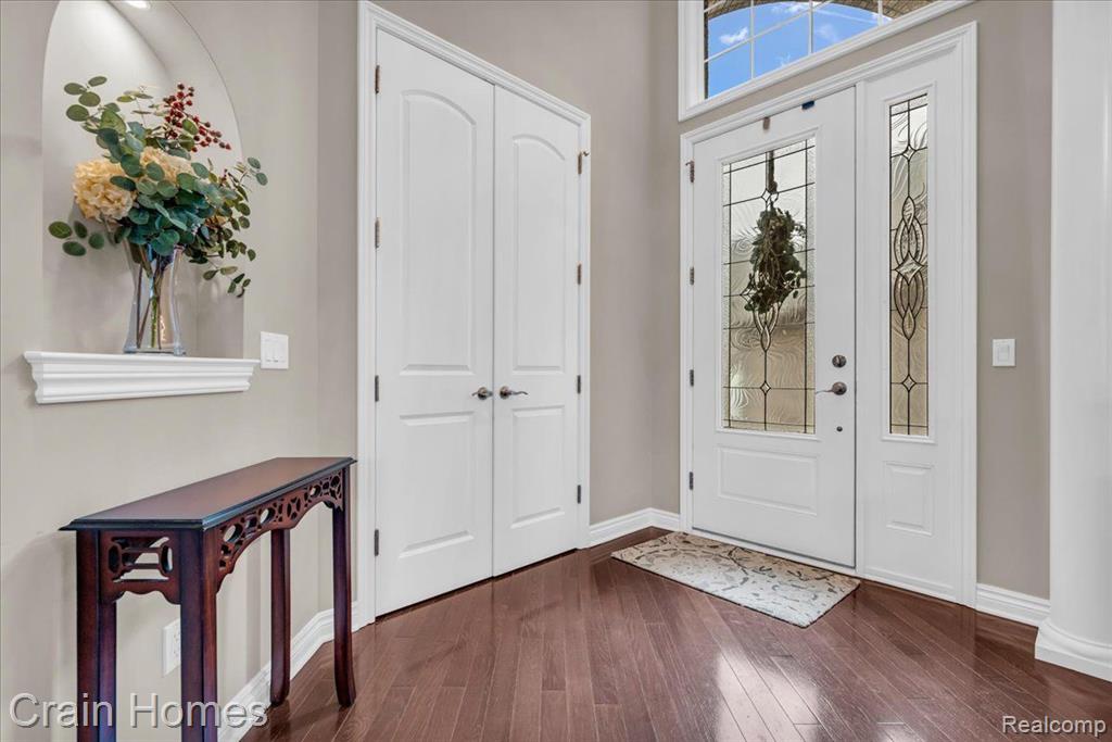 5808 KNOB HILL Circle, Clarkston, MI 48348 — Photo 4