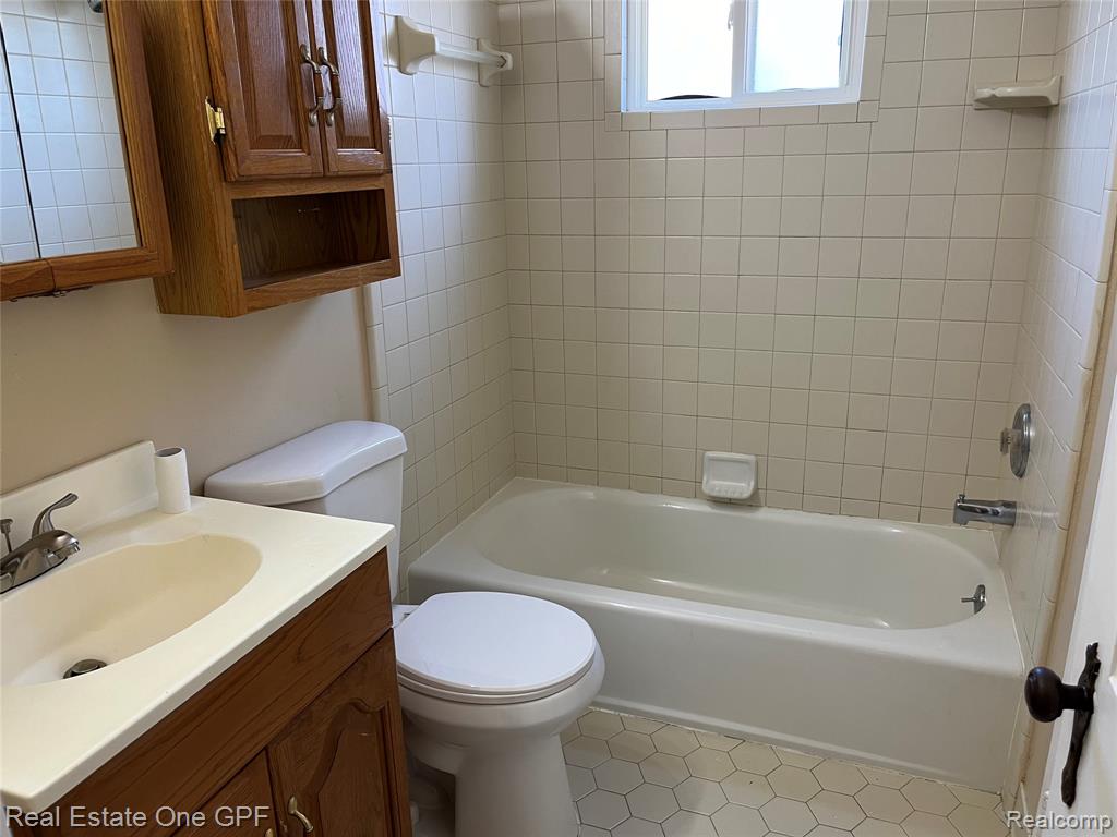 7580 WOOD Avenue, Warren, MI 48091 — Photo 10