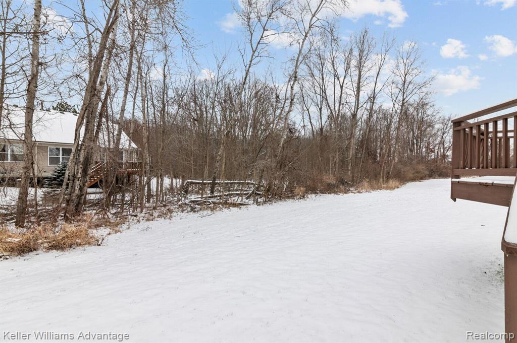 2527 PINE Drive, Wixom, MI 48393 — Photo 32