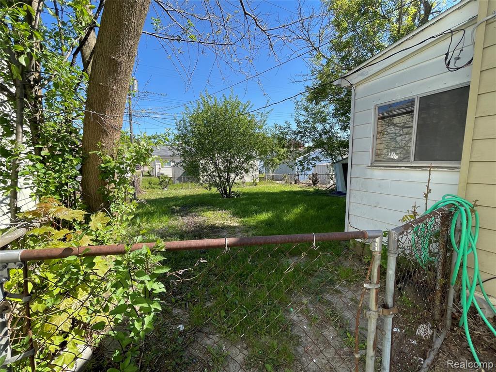 498 Montana Avenue, Pontiac, MI 48341 — Photo 3