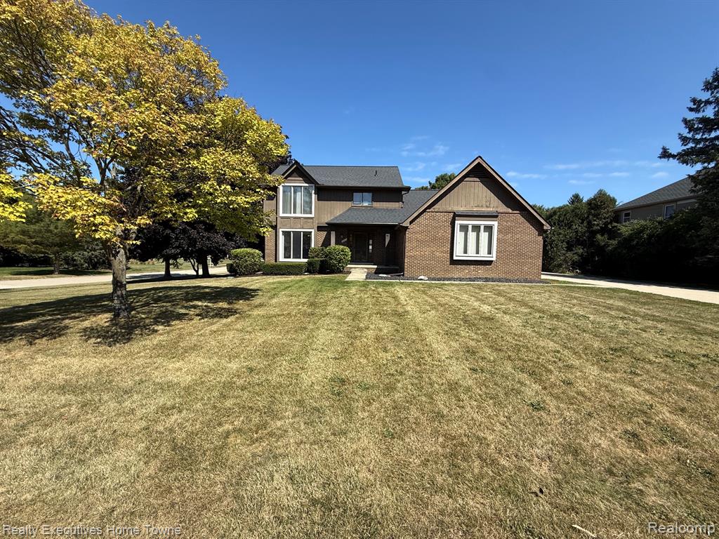 6404 Denton Drive, Troy, MI 48098