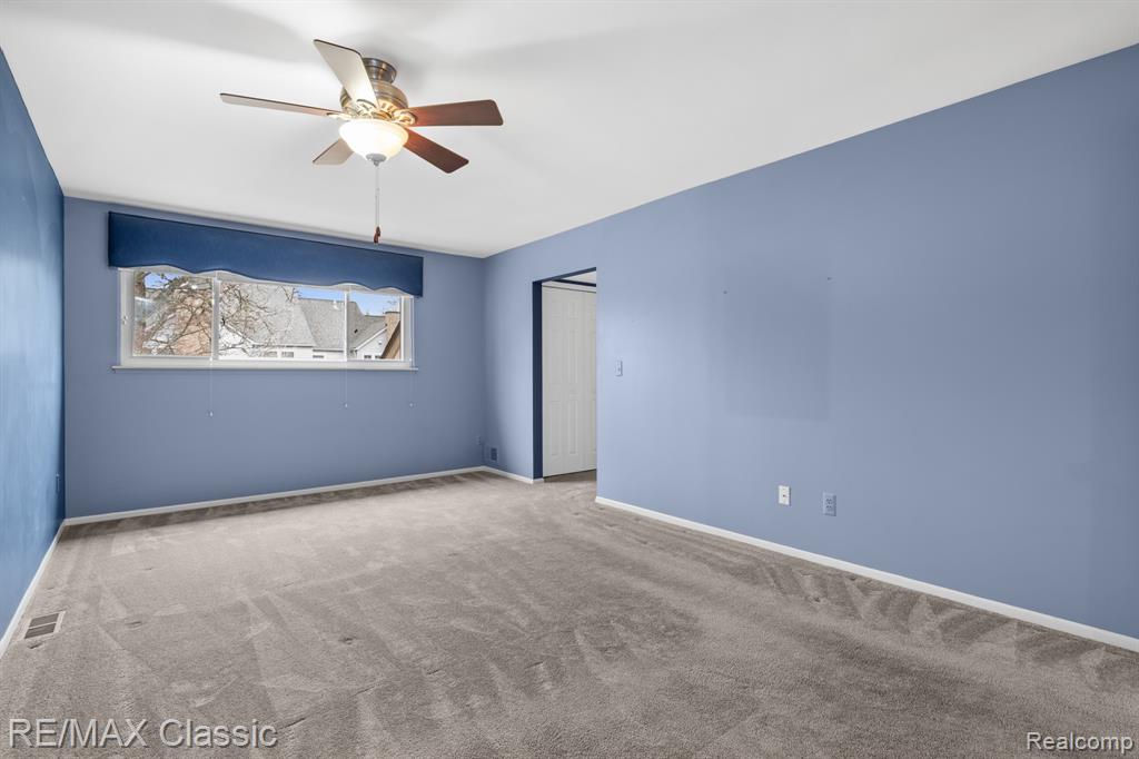 23127 Farmington Road, Farmington, MI 48336 — Photo 33