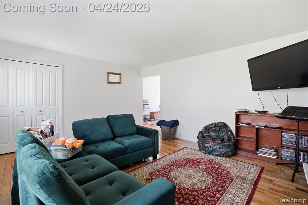 5074 Perryville Road, Holly, MI 48442 — Photo 9
