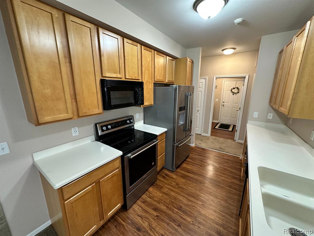 2354 PINECROFT Drive, Canton, MI 48188 — Photo 16