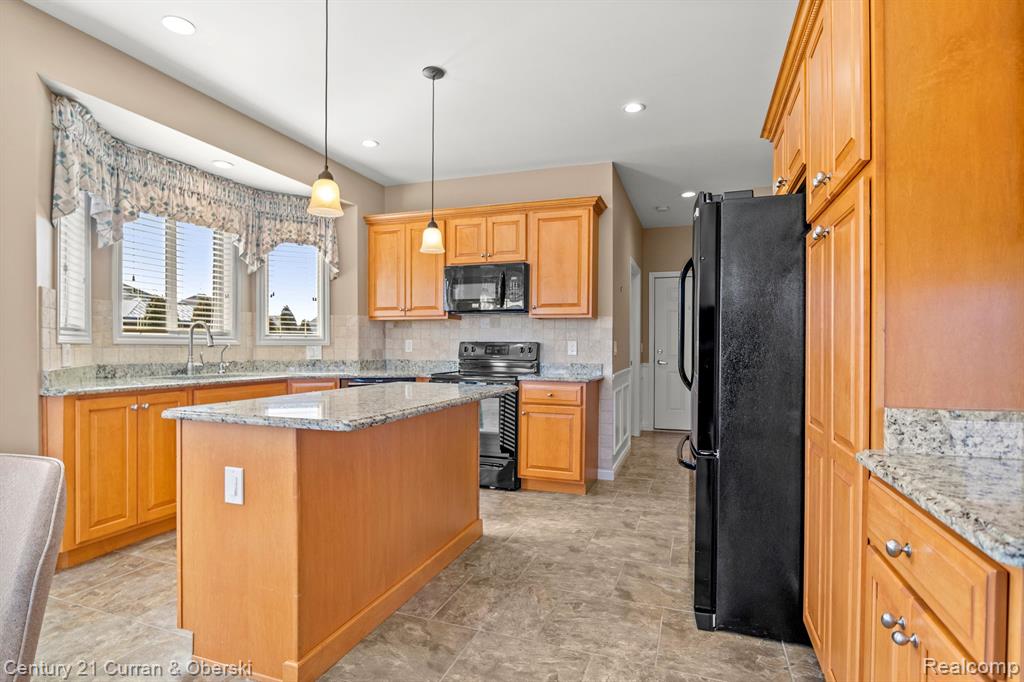 56546 CLEARSTONE Drive, Macomb, MI 48042 — Photo 17