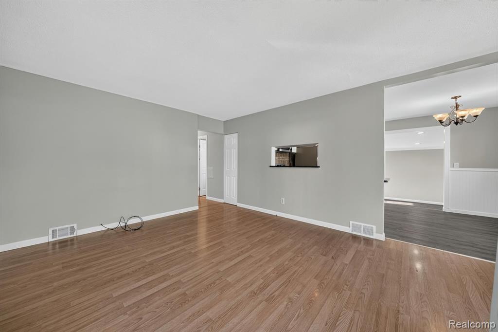 30534 Hennigan Street, Roseville, MI 48066 — Photo 8