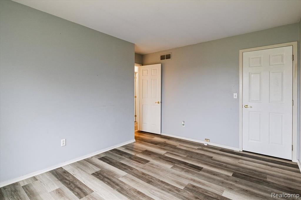 9542 Overlook Court, Grand Blanc, MI 48439 — Photo 13