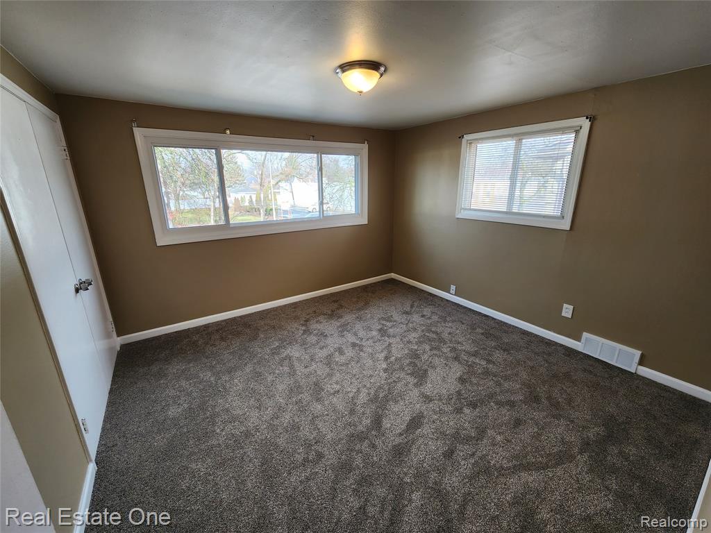 8741 W 9 Mile Road, Oak Park, MI 48237 — Photo 13