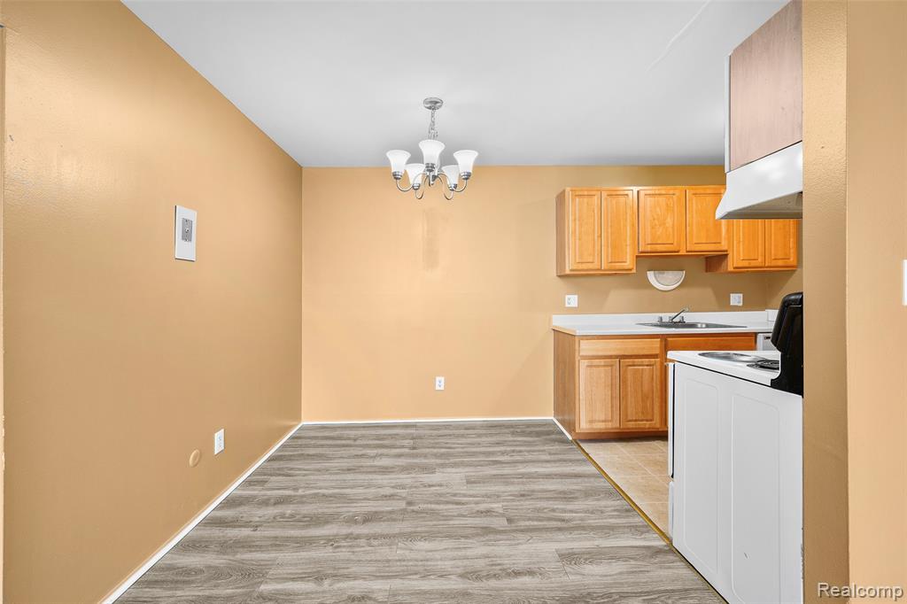 6015 Southfield, Detroit, MI 48228 — Photo 10