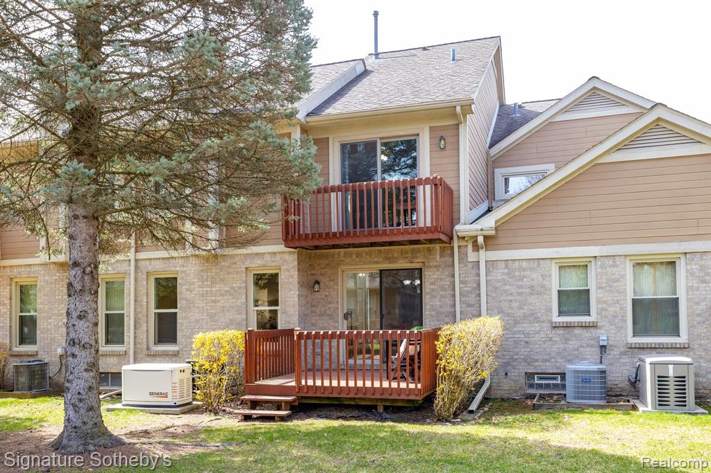 9410 Westwind Drive, Livonia, MI 48150 — Photo 10