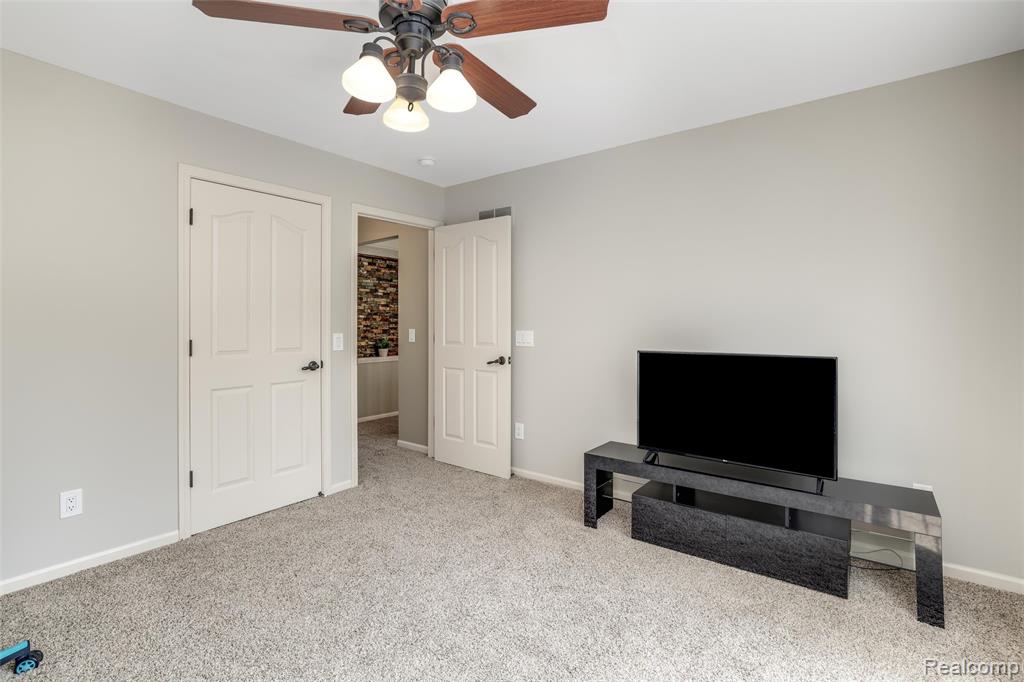 17590 White Pine Court, Northville, MI 48168 — Photo 44