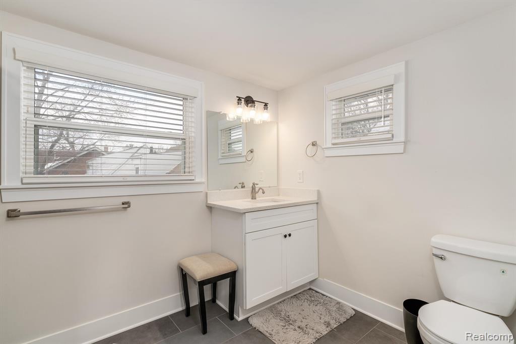 907 UNIVERSITY PL, Grosse Pointe, MI 48230 — Photo 27