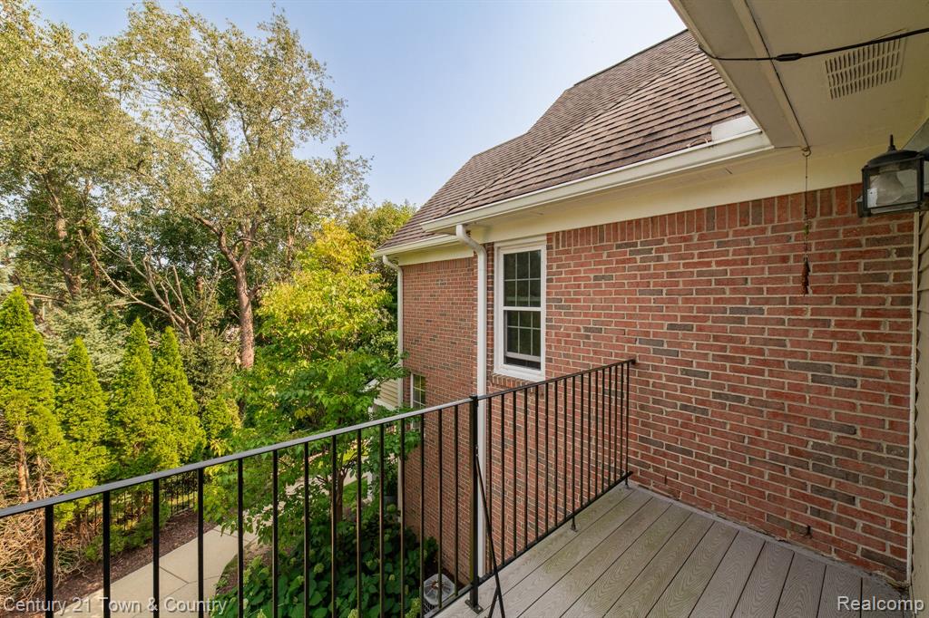 1032 SHIAWASSEE Circle, Howell, MI 48843 — Photo 38