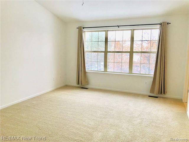 41261 N MAPLEWOOD Drive, Canton, MI 48187 — Photo 9