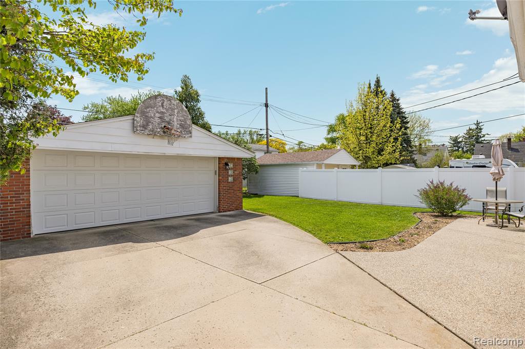 13527 Phelps Street, Southgate, MI 48195 — Photo 50