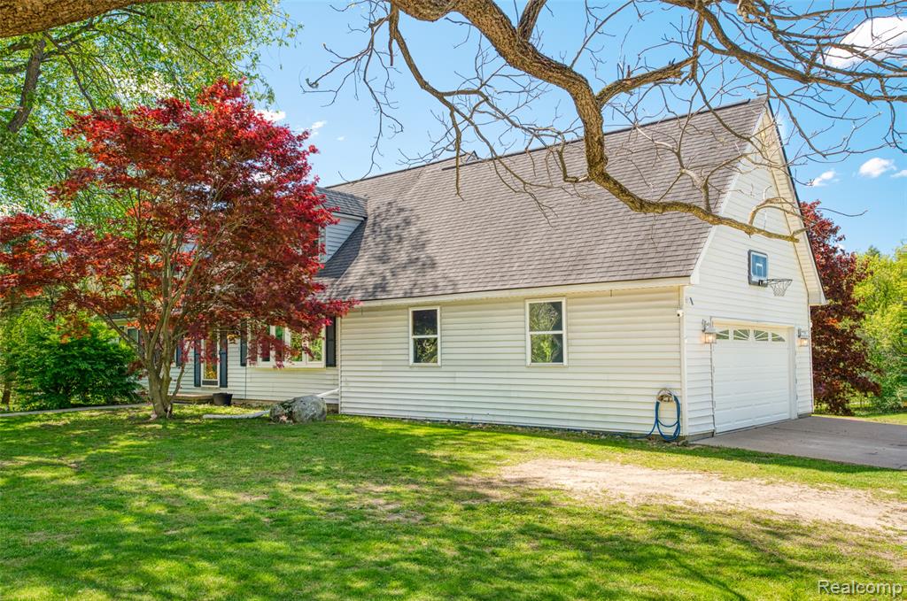 6879 Crofoot Road, Howell, MI 48843 — Photo 31