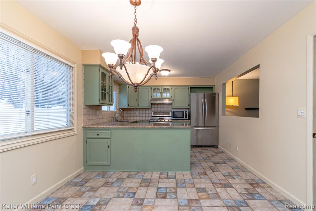 44205 Felstone Drive, Sterling Heights, MI 48313 — Photo 47