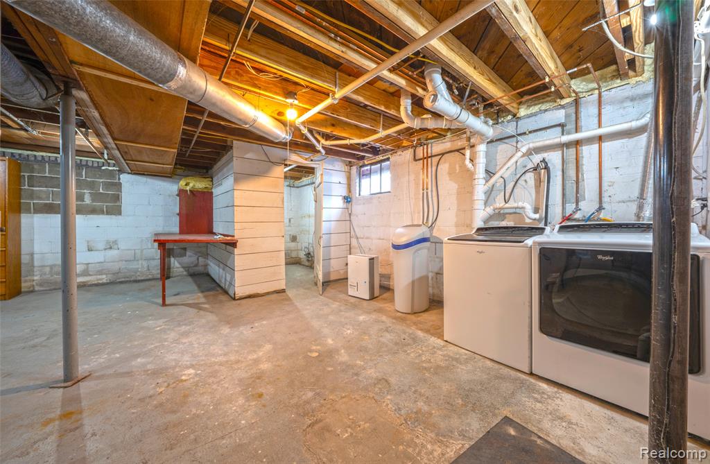 433 N Saginaw Street, Holly, MI 48442 — Photo 41