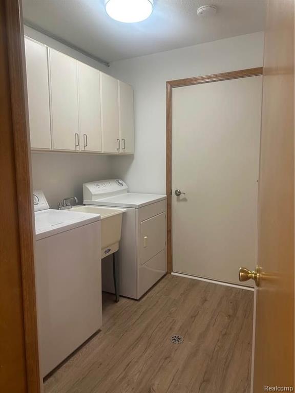 306 MARIGOLD Circle, Westland, MI — Photo 18