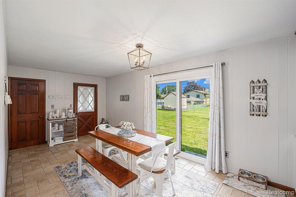 550 N GLASSFORD Street, Capac, MI 48014 — Photo 9