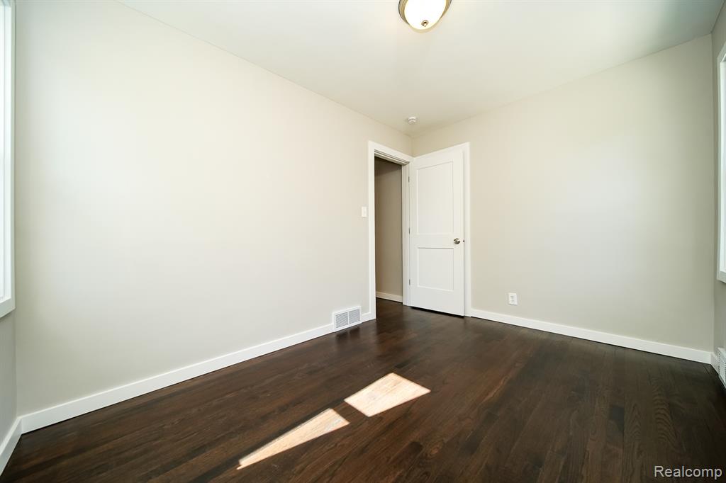 23610 Morton Street, Oak Park, MI 48237 — Photo 41