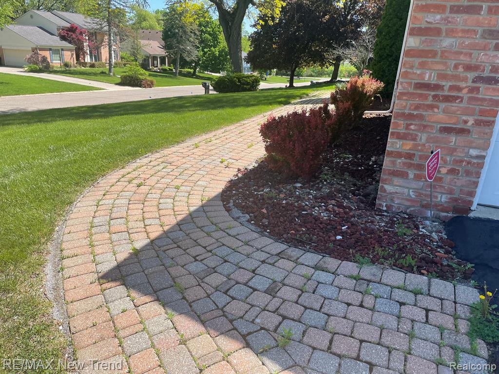 5250 Hardwoods Drive, West Bloomfield, MI 48323 — Photo 3