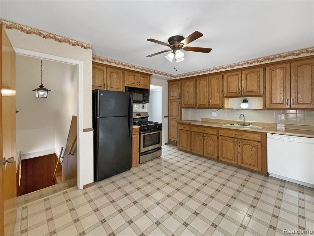 677 BELTON Street, Garden City, MI — Photo 6