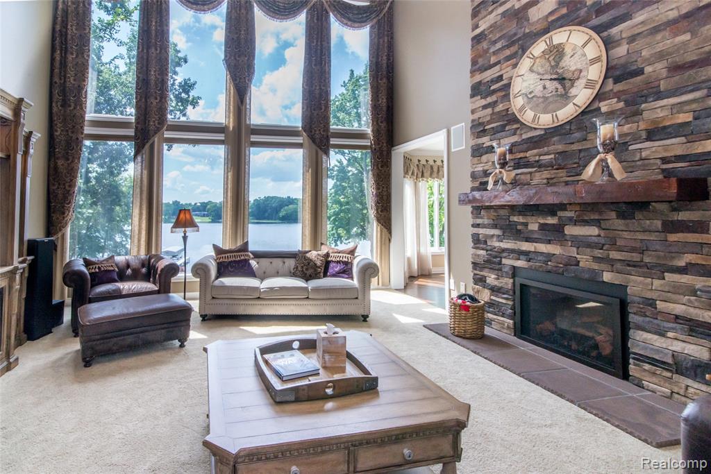 3166 W Beach Lake Drive, Milford, MI, 48380