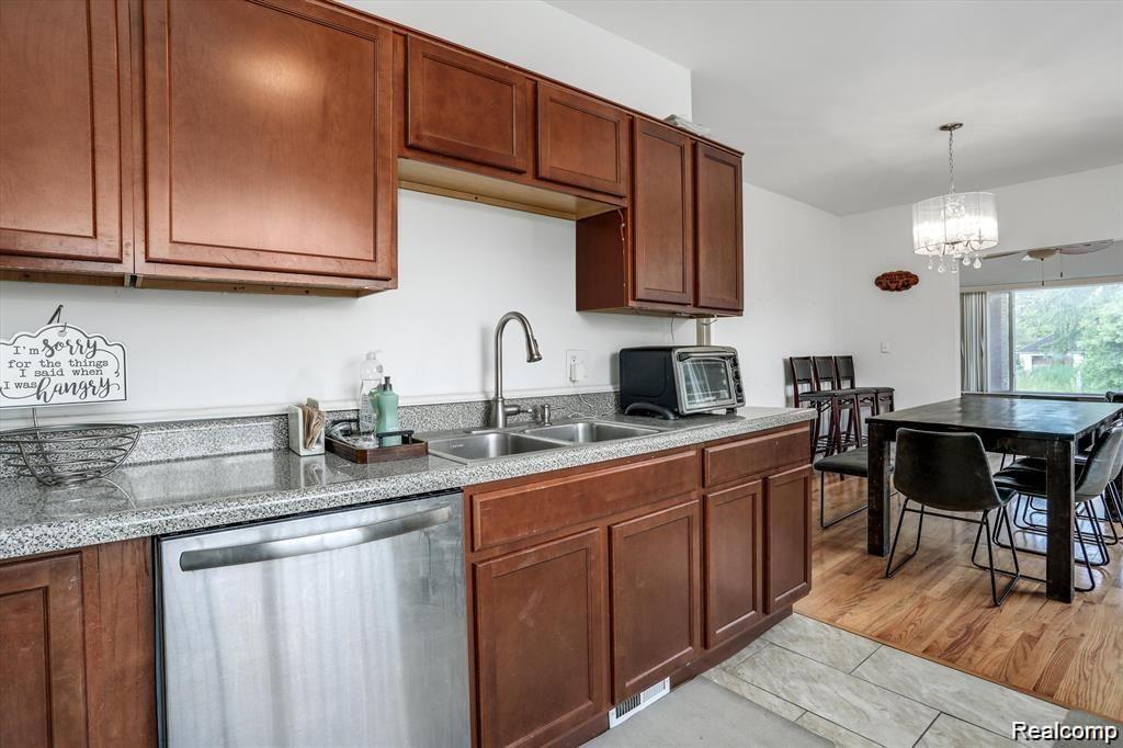 611 ASHLAND Street, Detroit, MI 48215 — Photo 3