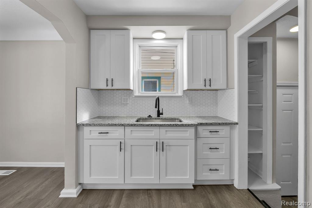 2359 Detroit Avenue, Lincoln Park, MI 48146 — Photo 18