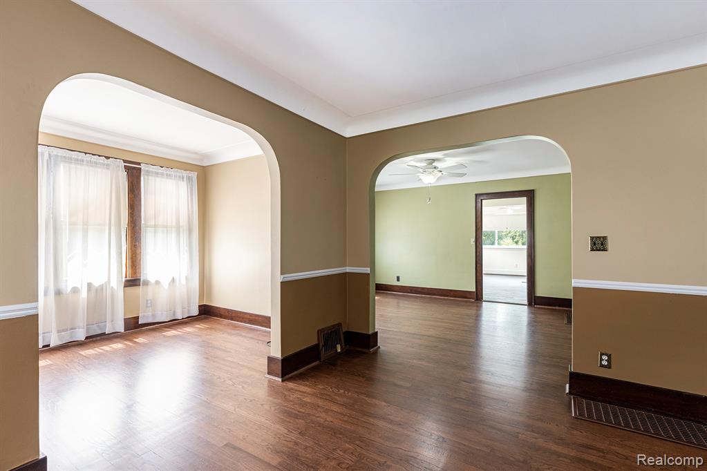8238 Clinton River Road, Sterling Heights, MI 48314 — Photo 10