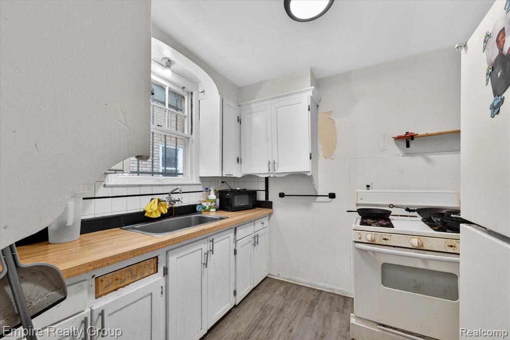 19345 Omira Street, Highland Park, MI 48203 — Photo 15