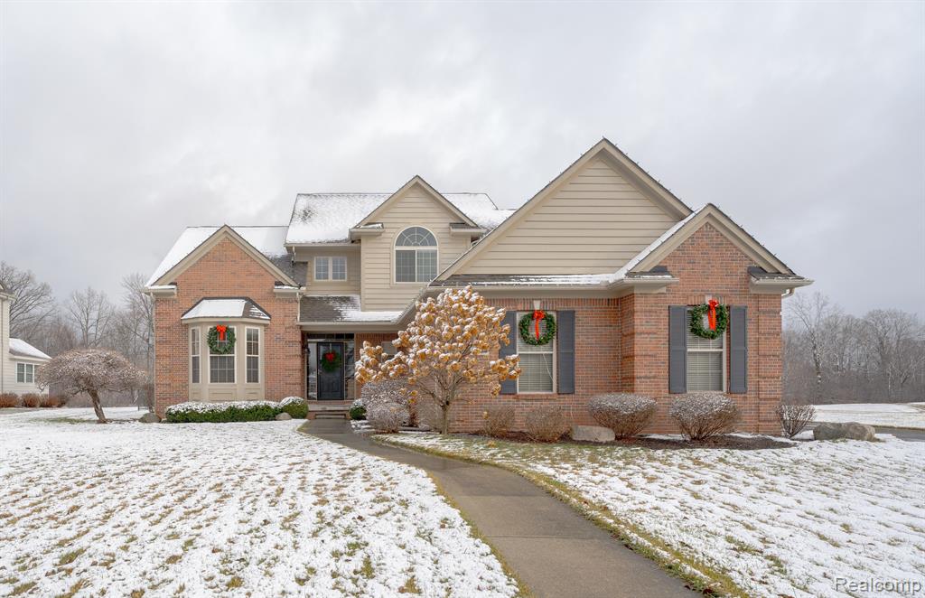 5933 WOODFIELD Parkway, Grand Blanc, MI 48439 — front exterior