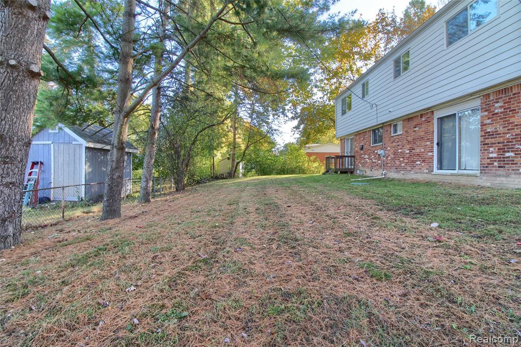 8650 Buffalo Drive, Commerce Twp, MI 48382 — Photo 38