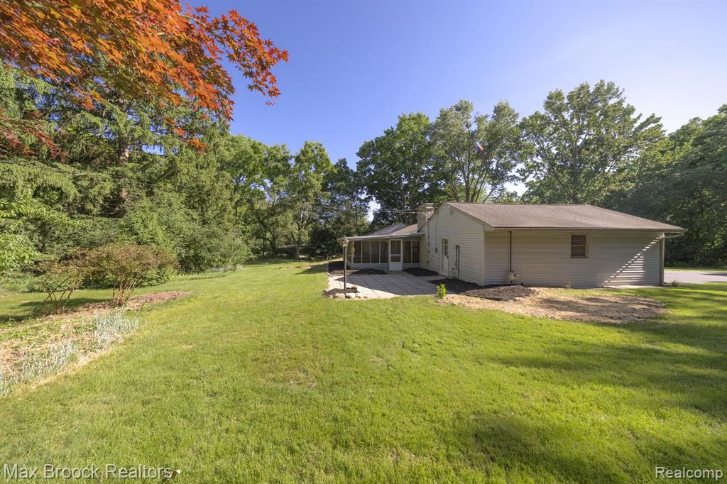 6041 EASTMOOR Road, Bloomfield Hills, MI 48301 — Photo 30