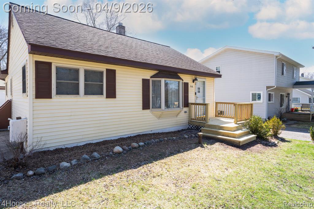516 E Glass Road, Ortonville, MI 48462 — Photo 4