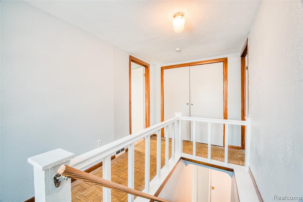 419 W Bernhard Avenue, Hazel Park, MI 48030 — Photo 17