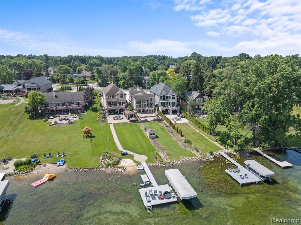 2380 WALNUT LAKE Road, West Bloomfield, MI 48323 — Photo 35