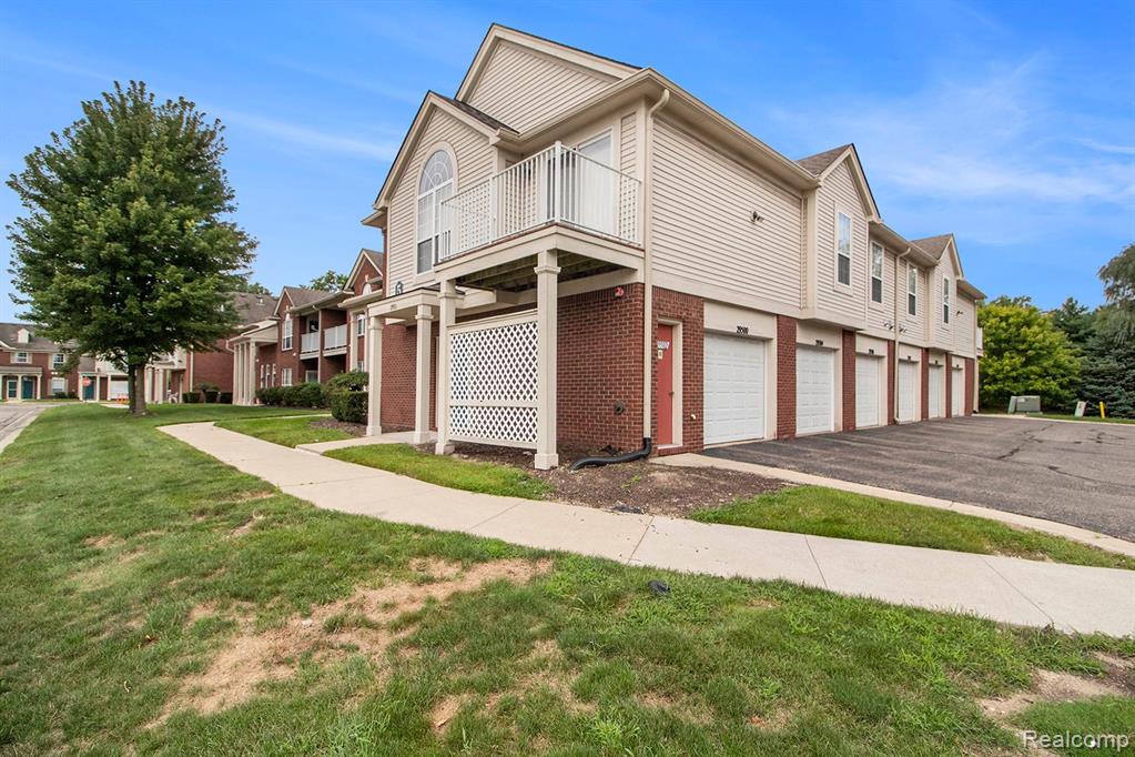 29500 NOTTINGHAM Court, 55, Livonia, MI 48152 — Photo 5
