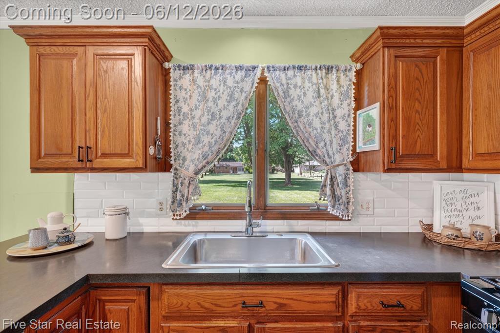82 E Hurst Drive, Troy, MI 48085 — Photo 19