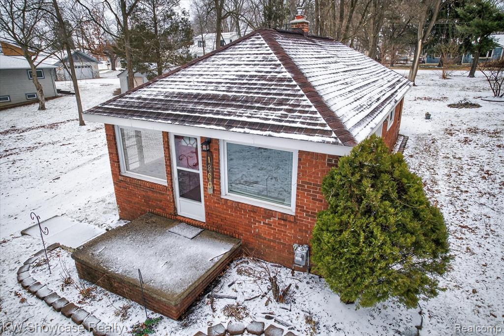 1860 Ladd Road, Wolverine Lake, MI 48390 — Photo 38