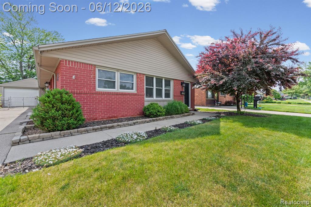 18525 Hinton Street, Riverview, MI 48193 — Photo 2