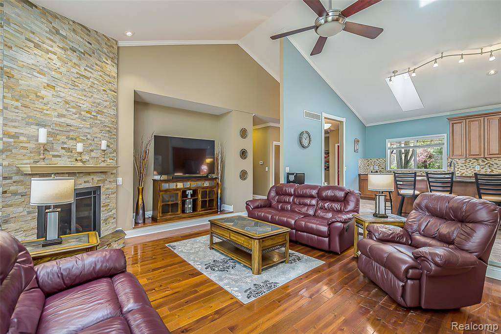 6093 Rosewood Parkway, White Lake, MI 48383 — Photo 2