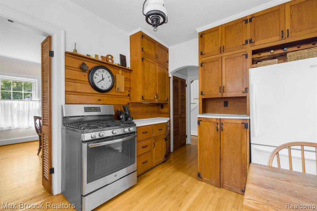 6 KENBERTON Drive, Pleasant Ridge, MI — Photo 17